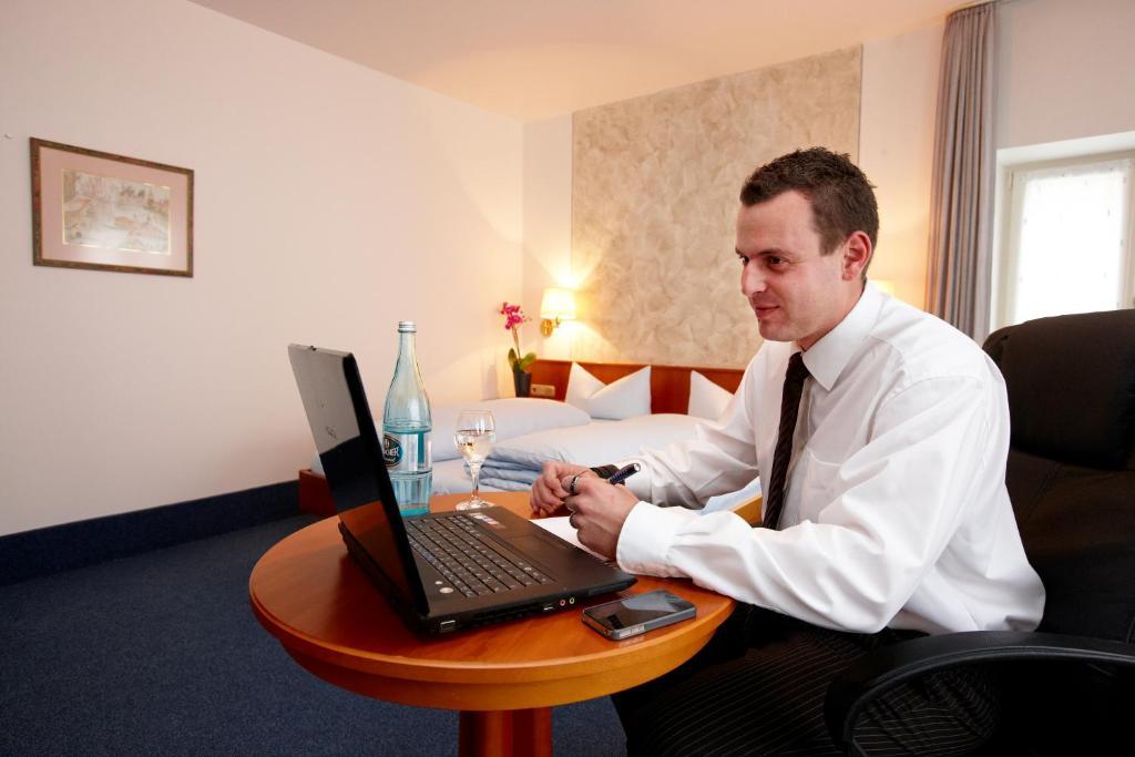 Hotel Am Markt Greding Room photo