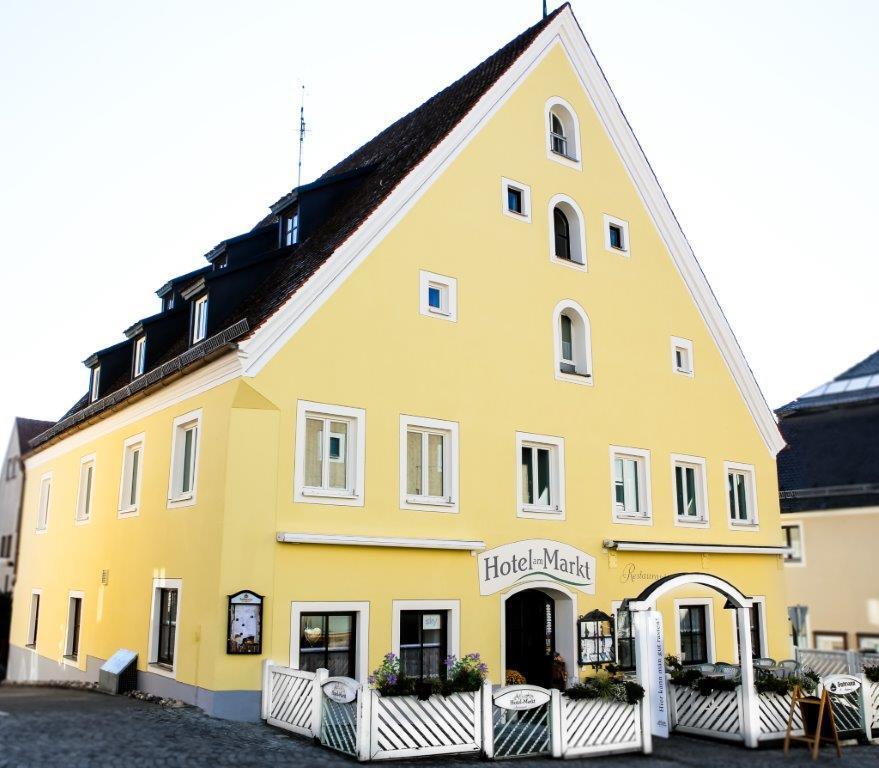Hotel Am Markt Greding Exterior photo