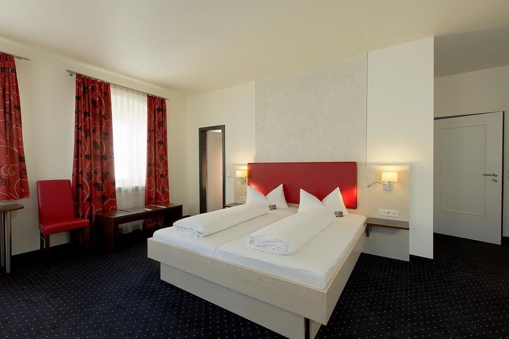 Hotel Am Markt Greding Exterior photo