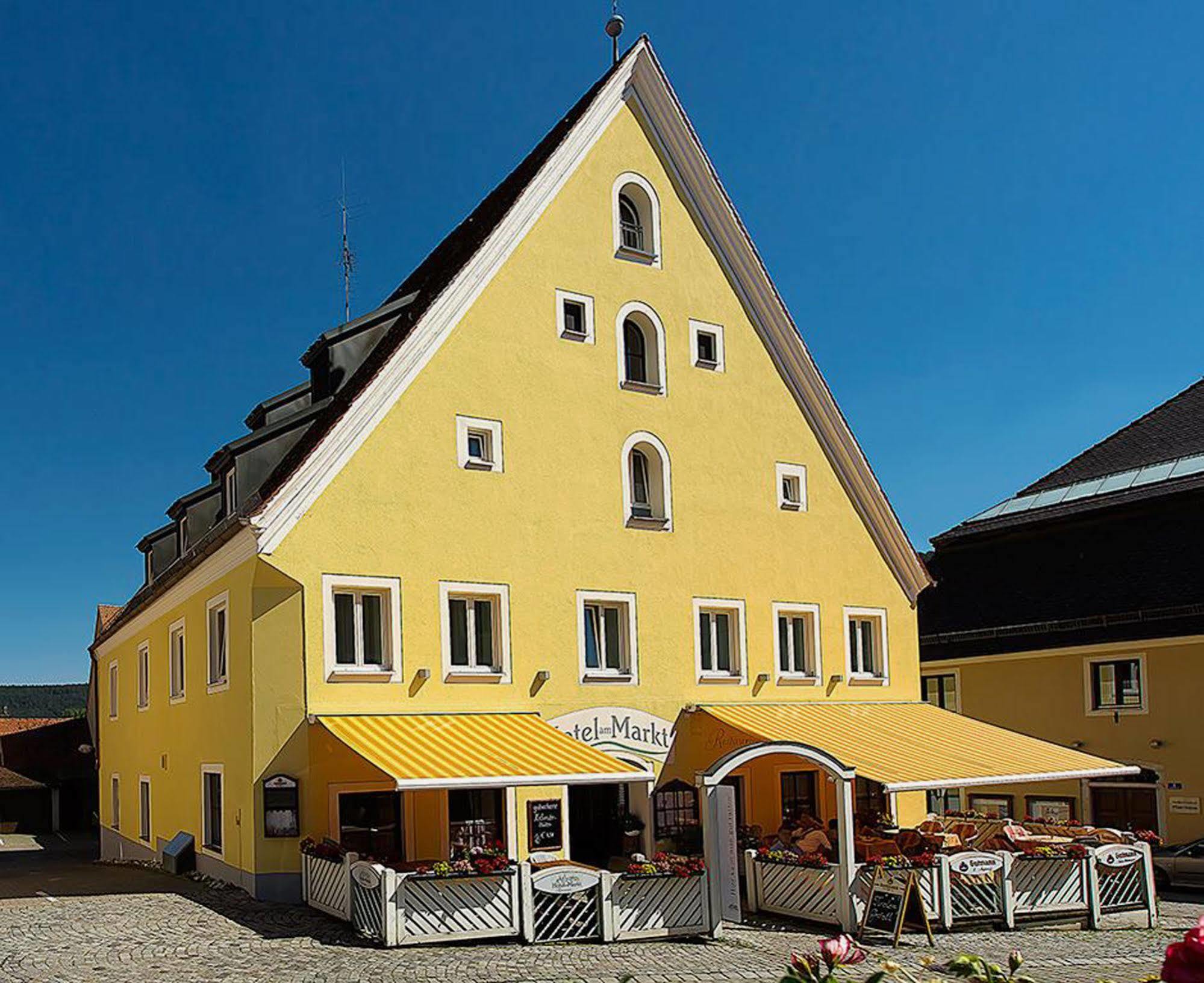 Hotel Am Markt Greding Exterior photo